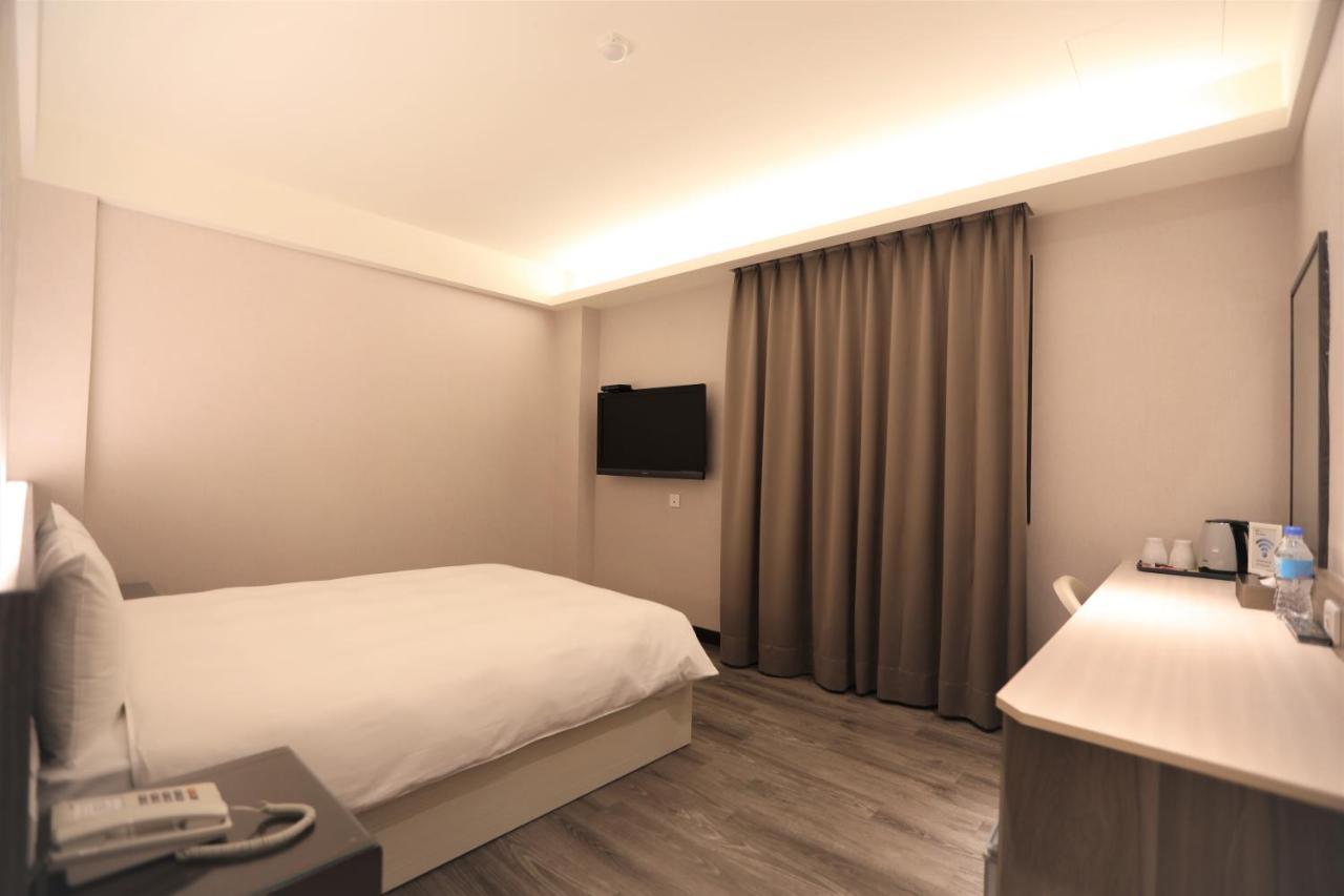 Chair Man Hotel Taipei Exterior foto